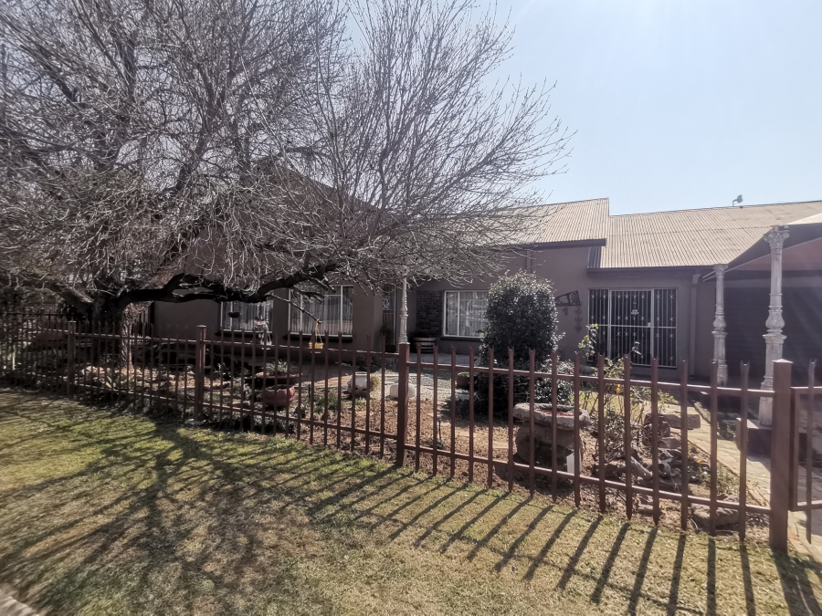 5 Bedroom Property for Sale in Senekal Free State